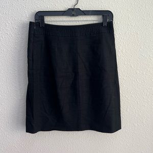 Black Skirt 
Banana Republic 
Size: 4P